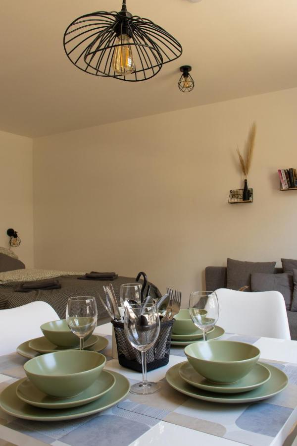 Ferienwohnung Modern - Neu - Gemutlich - Self Checkin - Zentral - Strassenbahn 38 Zum Ring Wien Exterior foto