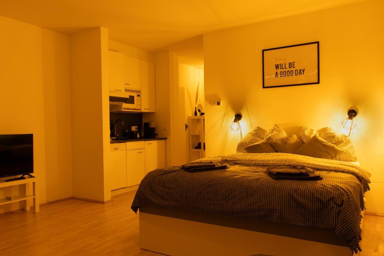 Ferienwohnung Modern - Neu - Gemutlich - Self Checkin - Zentral - Strassenbahn 38 Zum Ring Wien Exterior foto